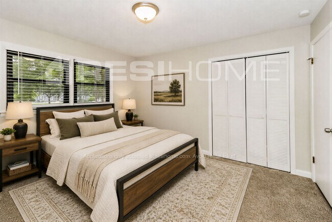 Building Photo - 4087 Essex Dr