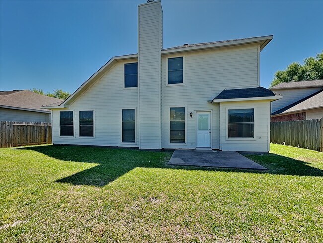 Building Photo - 22806 Tara Way Dr