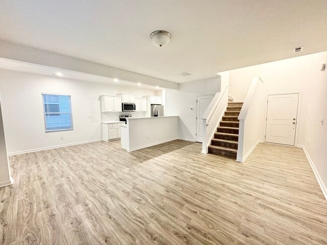 Building Photo - BEAUTIFUL 3bd/2.5bth Paired Home near I-40 and I-77 Georgetown community in Statesville