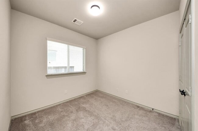 Building Photo - 2407 Argos Dr