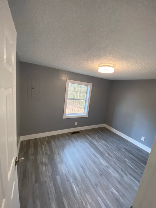 Building Photo - 590 McCurdy Rd