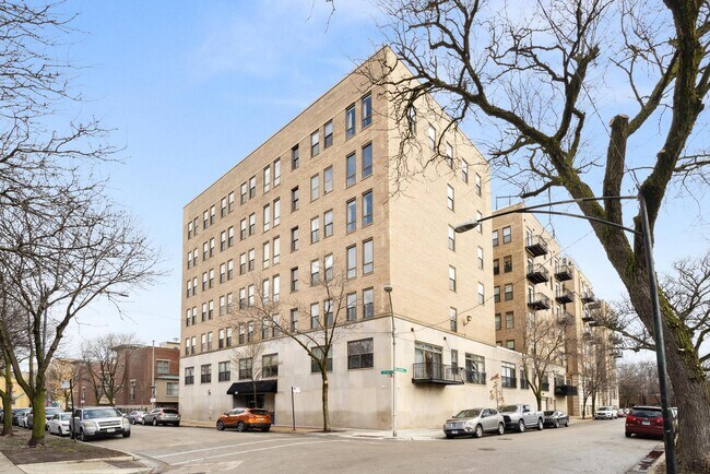 Primary Photo - 811 S Lytle St