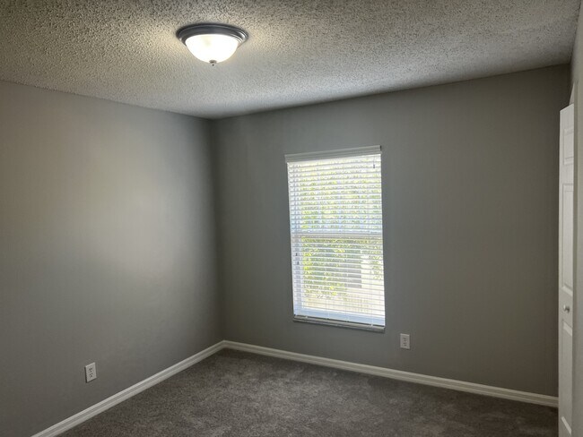 Building Photo - 2060 Cypress Bay Blvd