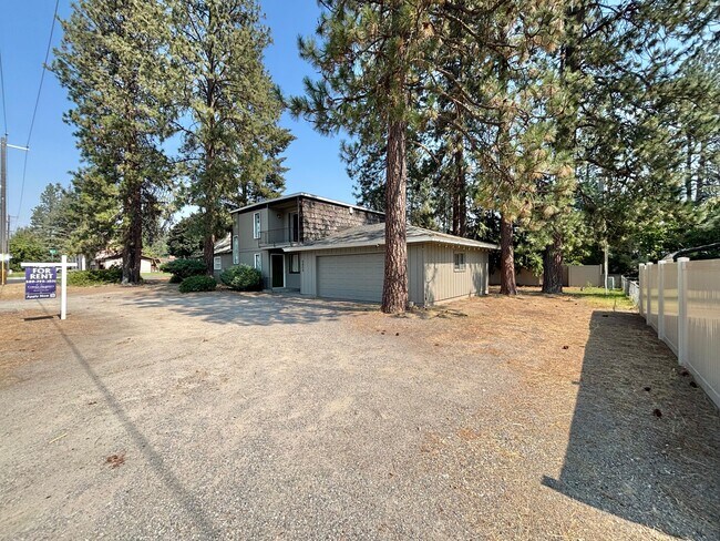 Building Photo - 2405 S University Rd