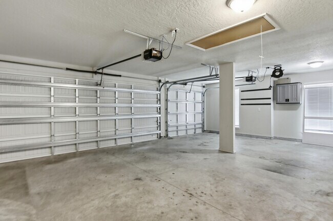 Building Photo - 2892 Chancery Ln