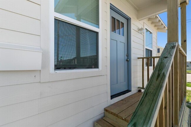 Building Photo - 3727 Winnie St