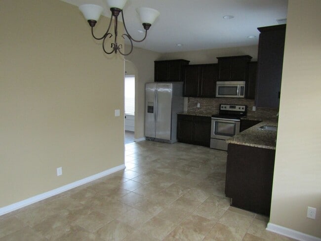 Building Photo - 908 Blane Ln