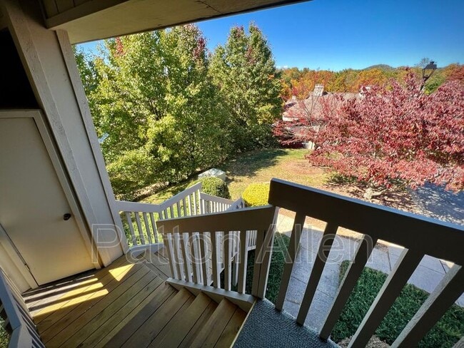 Building Photo - 2406 Abbey Cir