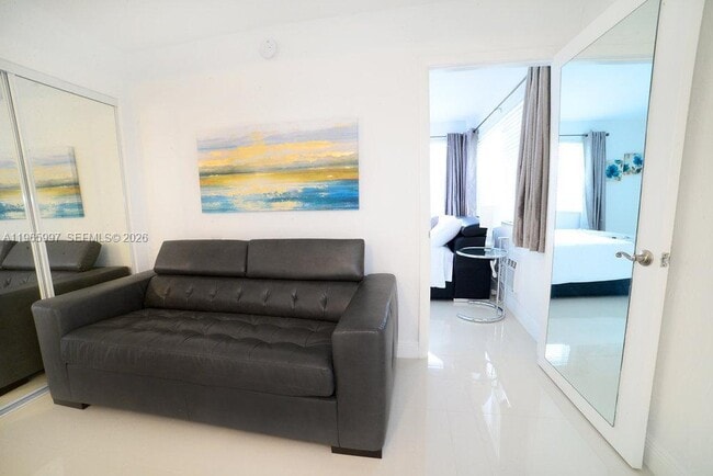 Building Photo - 328 Georgia St