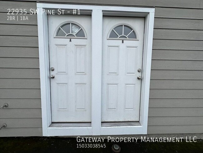 Building Photo - 22935 SW Pine St