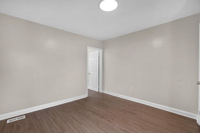 Building Photo - 434 N Patterson Park Ave