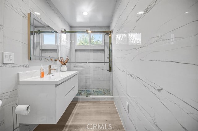 Building Photo - 12811 Oaks Ave