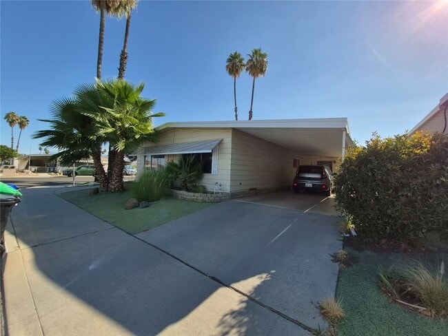 Primary Photo - 1006 San Nicolas St