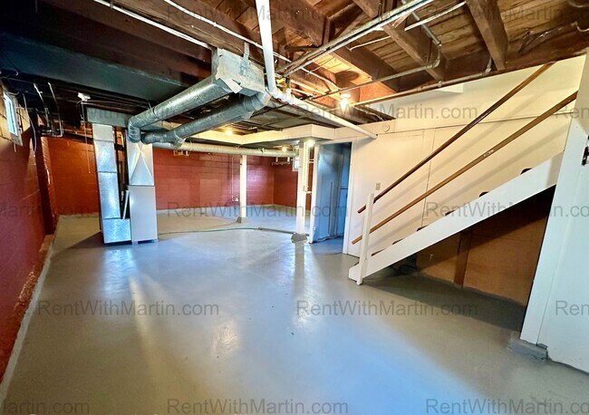 Building Photo - 1917 W 3rd St