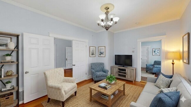 Building Photo - 10 Porter St