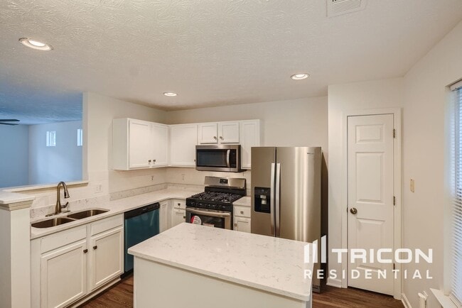 Building Photo - 134 Oak Grove Pl