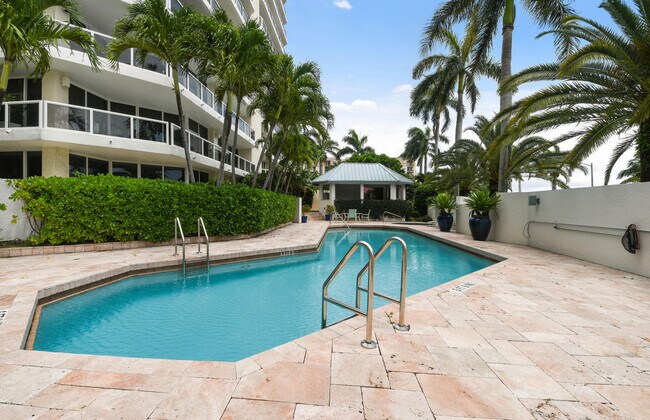 Building Photo - 1617 N Flagler Dr