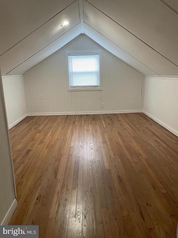 Building Photo - 105 Breslin Ave