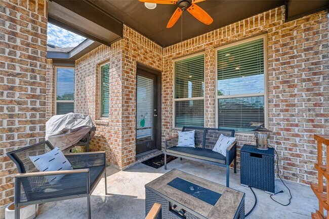 Building Photo - 27017 Strake Ln