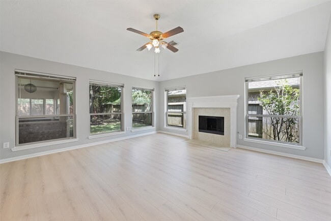 Building Photo - 2618 Parkbriar Ln