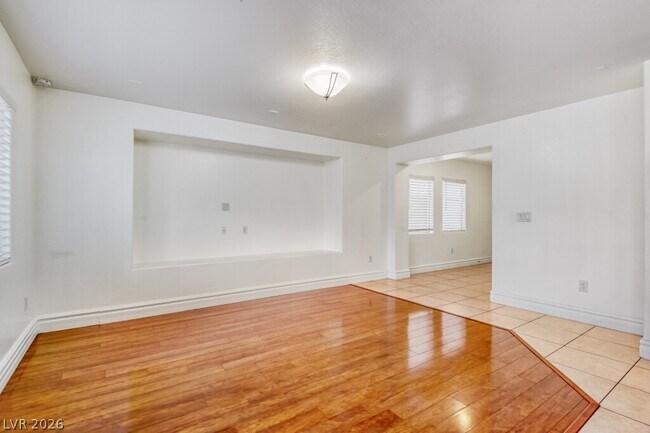 Building Photo - 4784 Essen Ct