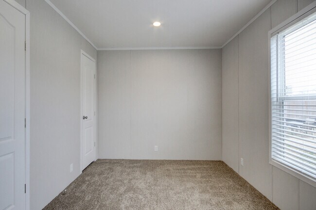 Building Photo - 295 Seays Rd