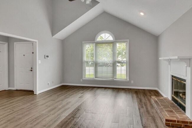 Building Photo - 900 Cimarron Ct