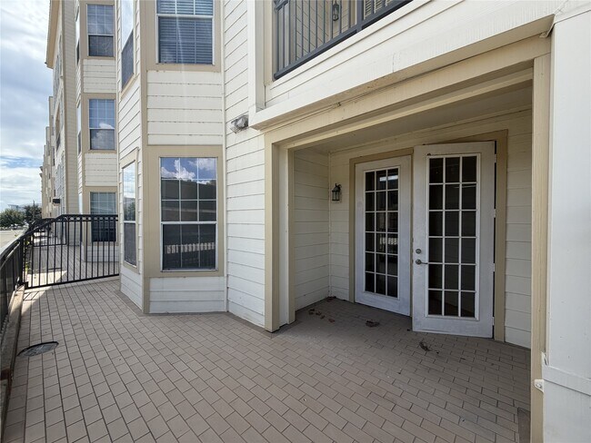 Building Photo - 7575 Kirby Dr