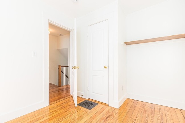 Building Photo - 77 Porpoise Way