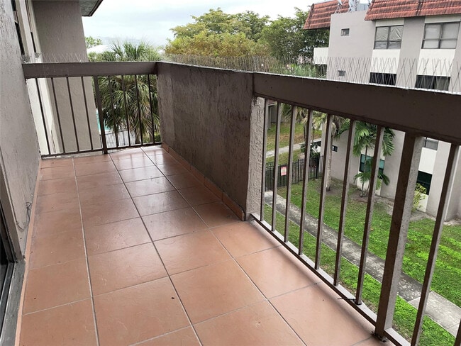 Building Photo - 1101 SW 122nd Ave