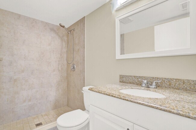 Building Photo - 206 Foxtail Dr