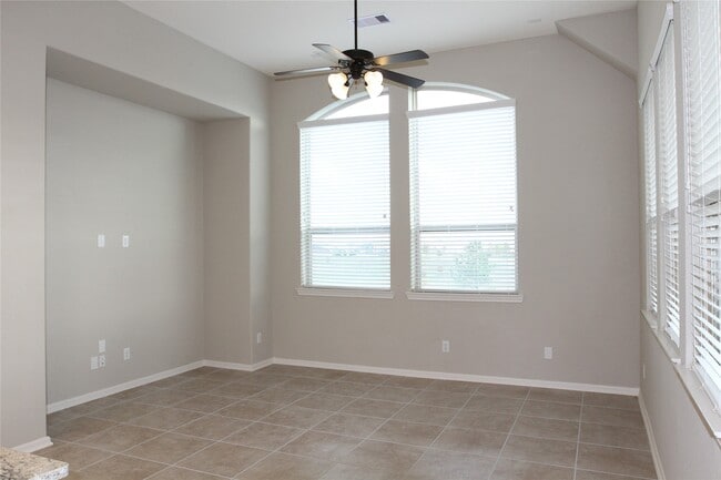 Building Photo - 12102 La Strada St