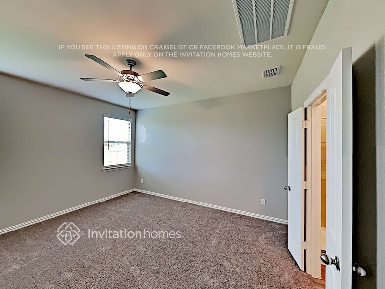 Building Photo - 617 Fitzroy Ln