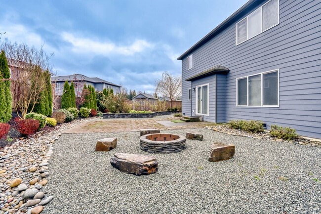Building Photo - Stunning 4bed/2.5bath Home with High-End Upgrades in Snohomish WA!