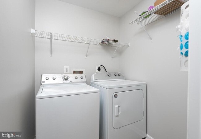 Building Photo - 8984 Harrover Pl