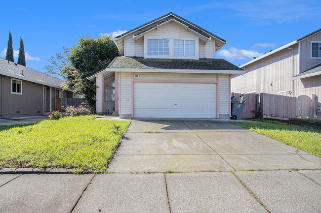Building Photo - 390 Zachary Dr