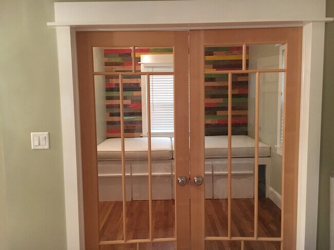 Building Photo - 912 Altavista Avenue