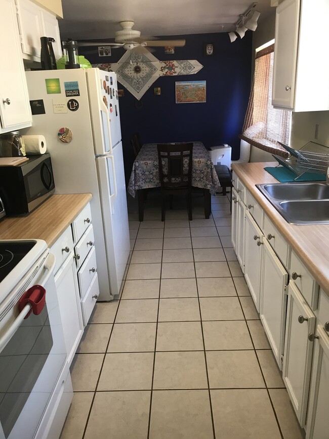 Fully equipped kitchen with everything you need and more. - 224 Hopi Ave