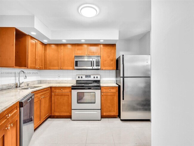 Building Photo - 1770 NE 191st St