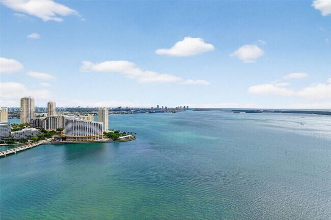 Building Photo - 1155 Brickell Bay Dr