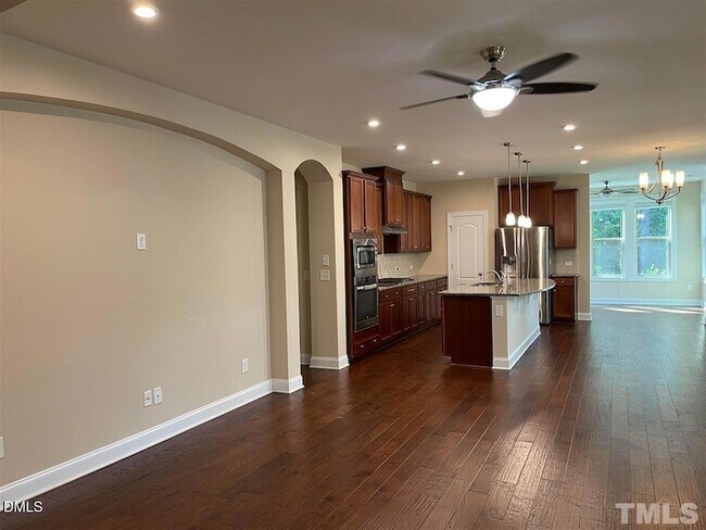 Building Photo - 811 Rymark Ct