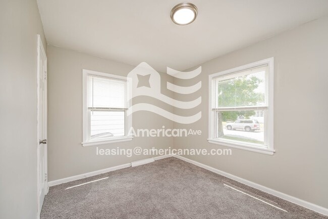 Building Photo - 2170 Parkview Pl