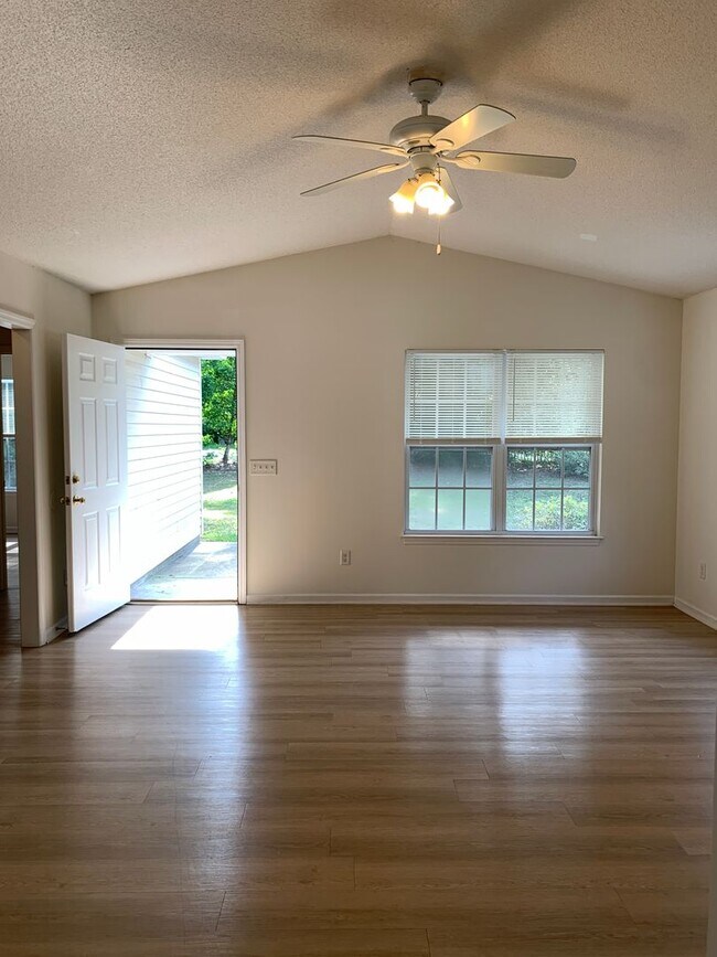 Building Photo - 4011 Masonboro Loop Rd