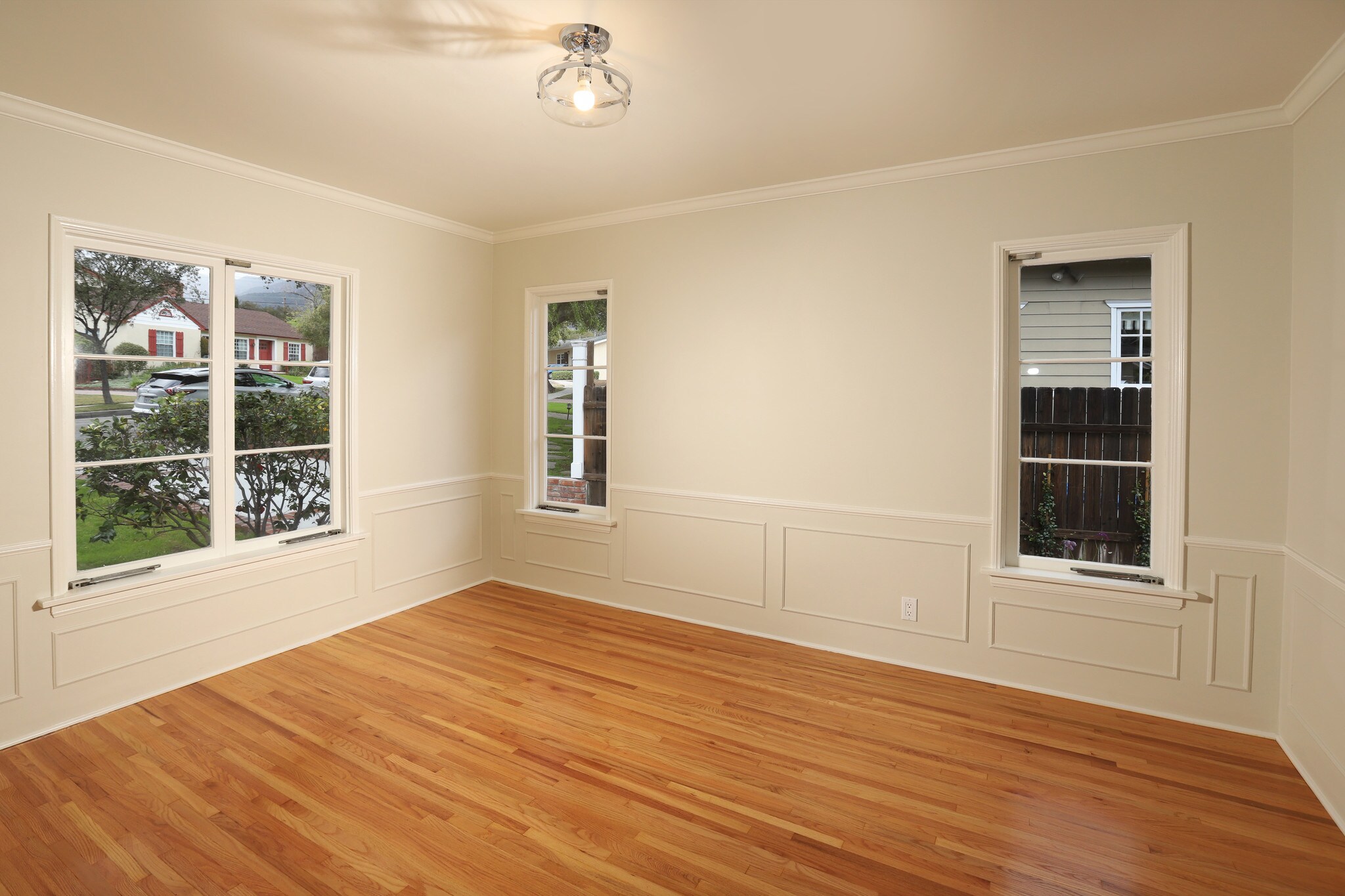 Building Photo - 1223 Oak Cir Dr