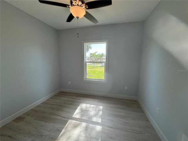 Building Photo - 236 Long Meadow Ln S