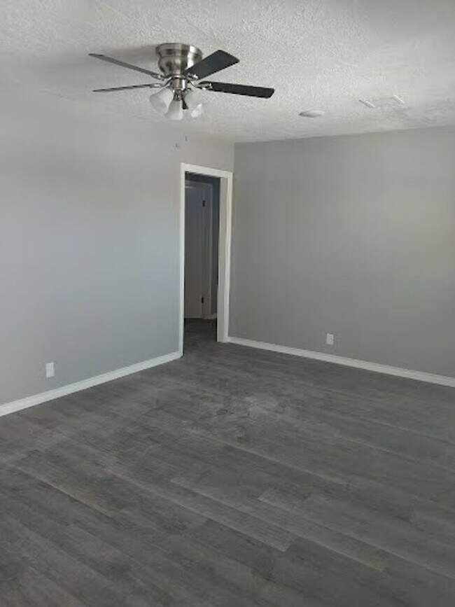 Building Photo - 2240 S Bonn St
