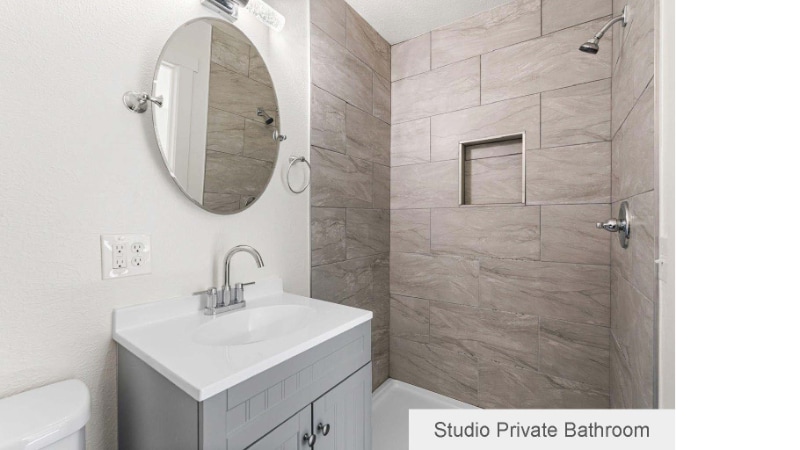 Building Photo - 571 S Taft St