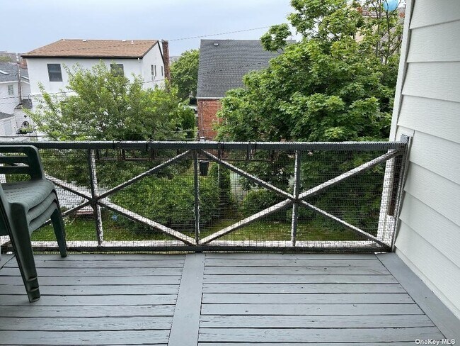 Building Photo - 624 E Walnut St