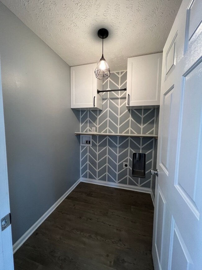 Building Photo - Lovely 3 Bed Home on Cul-de-sac