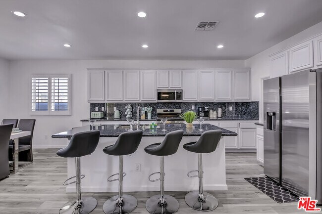 Building Photo - 82580 Yeager Way